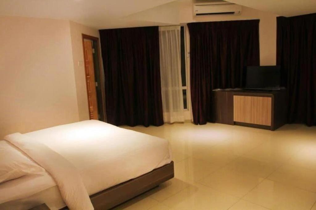 Ktc Hotel Sungkai Exterior foto