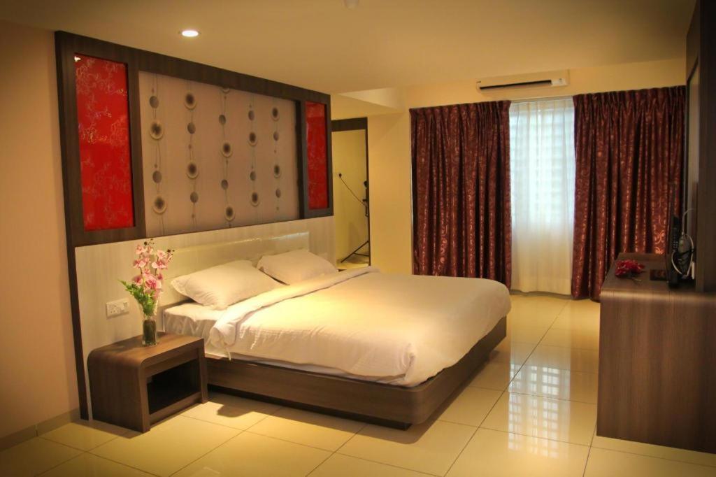 Ktc Hotel Sungkai Exterior foto